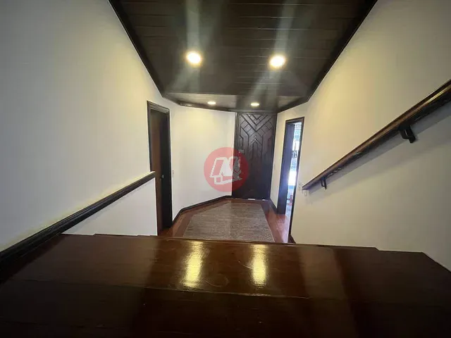 Casa com 253m² 3 quartos e 4 banheiros, à venda, no bairro Rio Branco em Porto Alegre