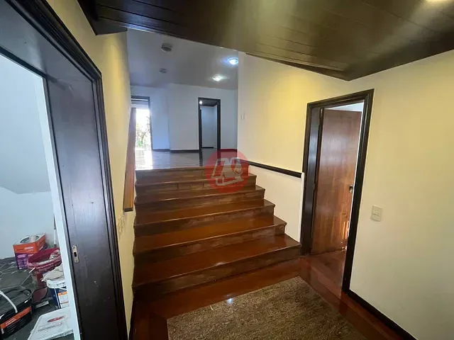 Casa com 253m² 3 quartos e 4 banheiros, à venda, no bairro Rio Branco em Porto Alegre