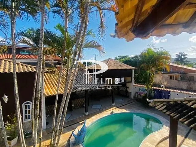 Casa com 540m² 5 quartos e 4 banheiros, à venda, no bairro Itaipu em Niterói