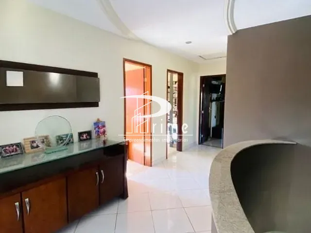 Casa com 540m² 5 quartos e 4 banheiros, à venda, no bairro Itaipu em Niterói