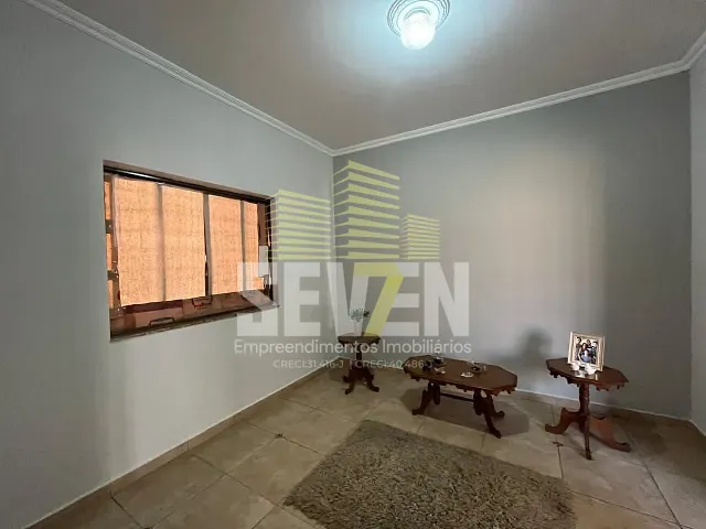 Casa com 301m² 3 quartos e 2 banheiros, à venda, no bairro Chácara das Flores em Bauru