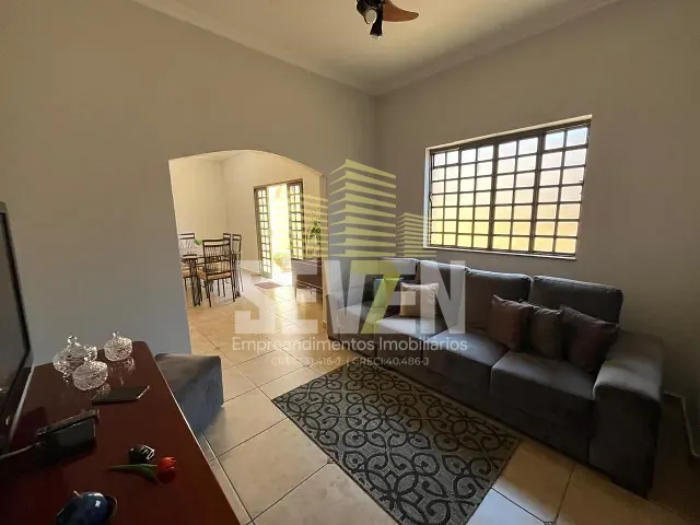 Casa com 301m² 3 quartos e 2 banheiros, à venda, no bairro Chácara das Flores em Bauru