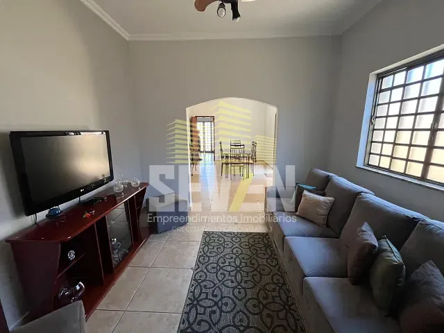 Casa com 301m² 3 quartos e 2 banheiros, à venda, no bairro Chácara das Flores em Bauru