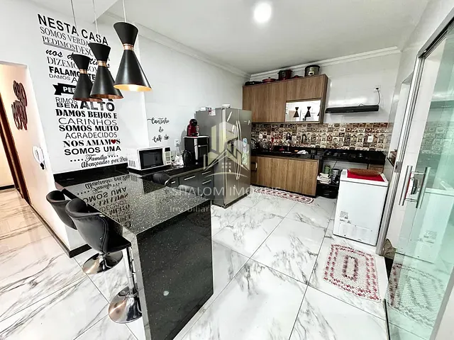 Casa com 167m² 3 quartos e 2 banheiros, à venda, no bairro Parque Xangri-Lá em Contagem