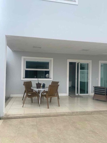Casa com 600m² 3 quartos e 5 banheiros, à venda, no bairro Parque Rodoviário em Campos dos Goytacazes