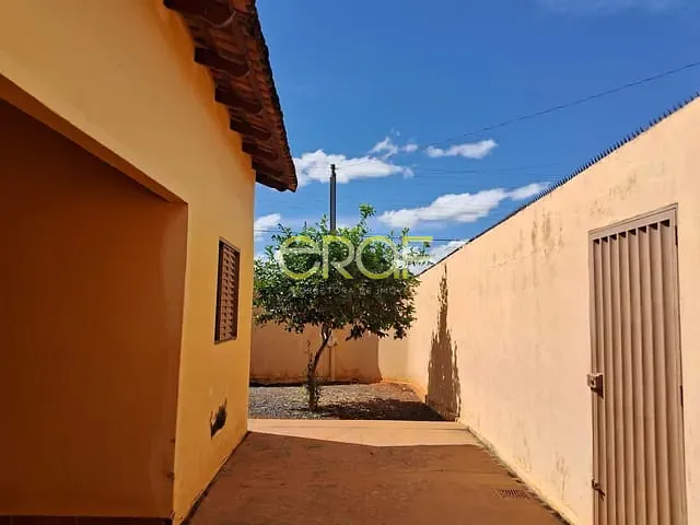 Casa com 180m² 2 quartos e 1 banheiro, à venda, no bairro Parque das Laranjeiras em Formosa