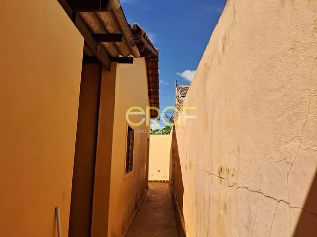 Casa com 180m² 2 quartos e 1 banheiro, à venda, no bairro Parque das Laranjeiras em Formosa