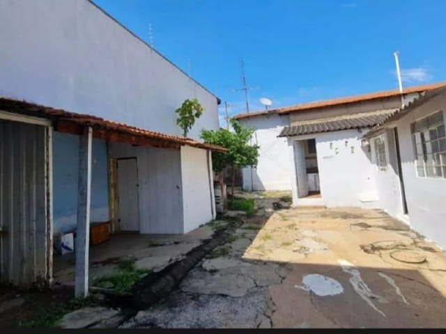 Casa com 264m² 2 quartos e 2 banheiros, à venda, no bairro Jardim Ipaussurama em Campinas