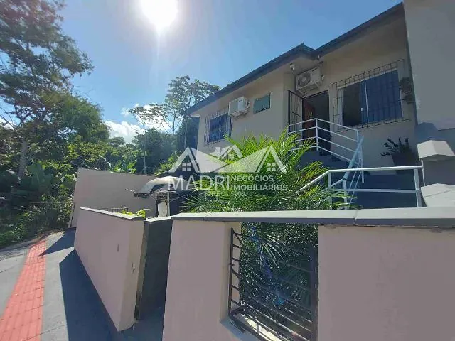 Casa com 150m² 2 quartos e 1 banheiro, à venda, no bairro Bela Vista em Palhoça