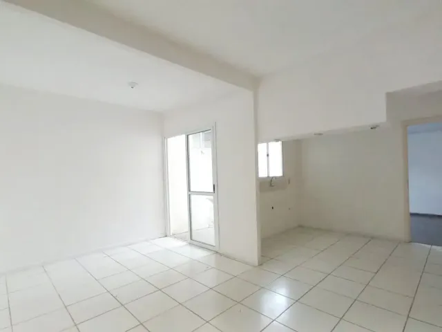 Casa 2 quartos e 1 banheiro, à venda, no bairro Três Vendas em Pelotas
