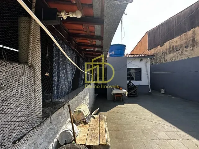 Casa com 300m² 2 quartos e 1 banheiro, à venda, no bairro Vila Haro em Sorocaba