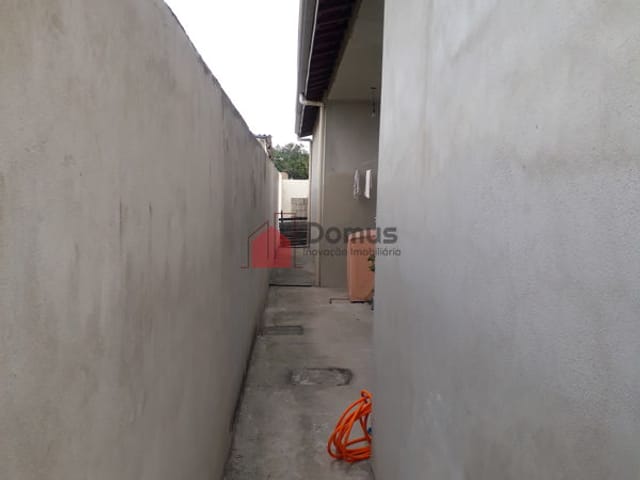 Casa à venda, no bairro Jardim Regina em Pindamonhangaba