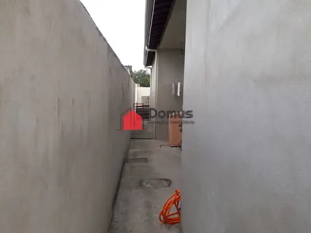 Casa à venda, no bairro Jardim Regina em Pindamonhangaba