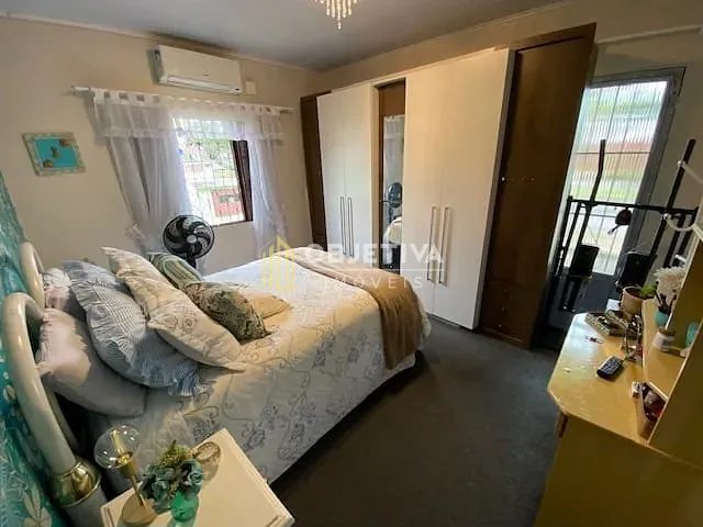 Casa com 300m² 5 quartos e 2 banheiros, à venda, no bairro Sarandi em Porto Alegre
