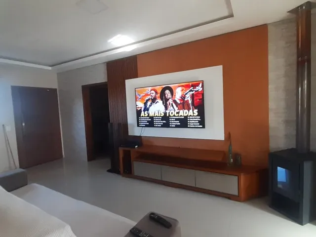 Casa com 300m² 2 quartos e 1 banheiro, à venda, no bairro Três Vendas em Pelotas