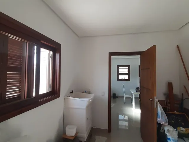 Casa com 300m² 2 quartos e 1 banheiro, à venda, no bairro Três Vendas em Pelotas