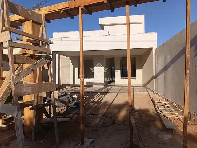 Casa 3 quartos e 2 banheiros, à venda, no bairro Sonhalto Videira em Sinop