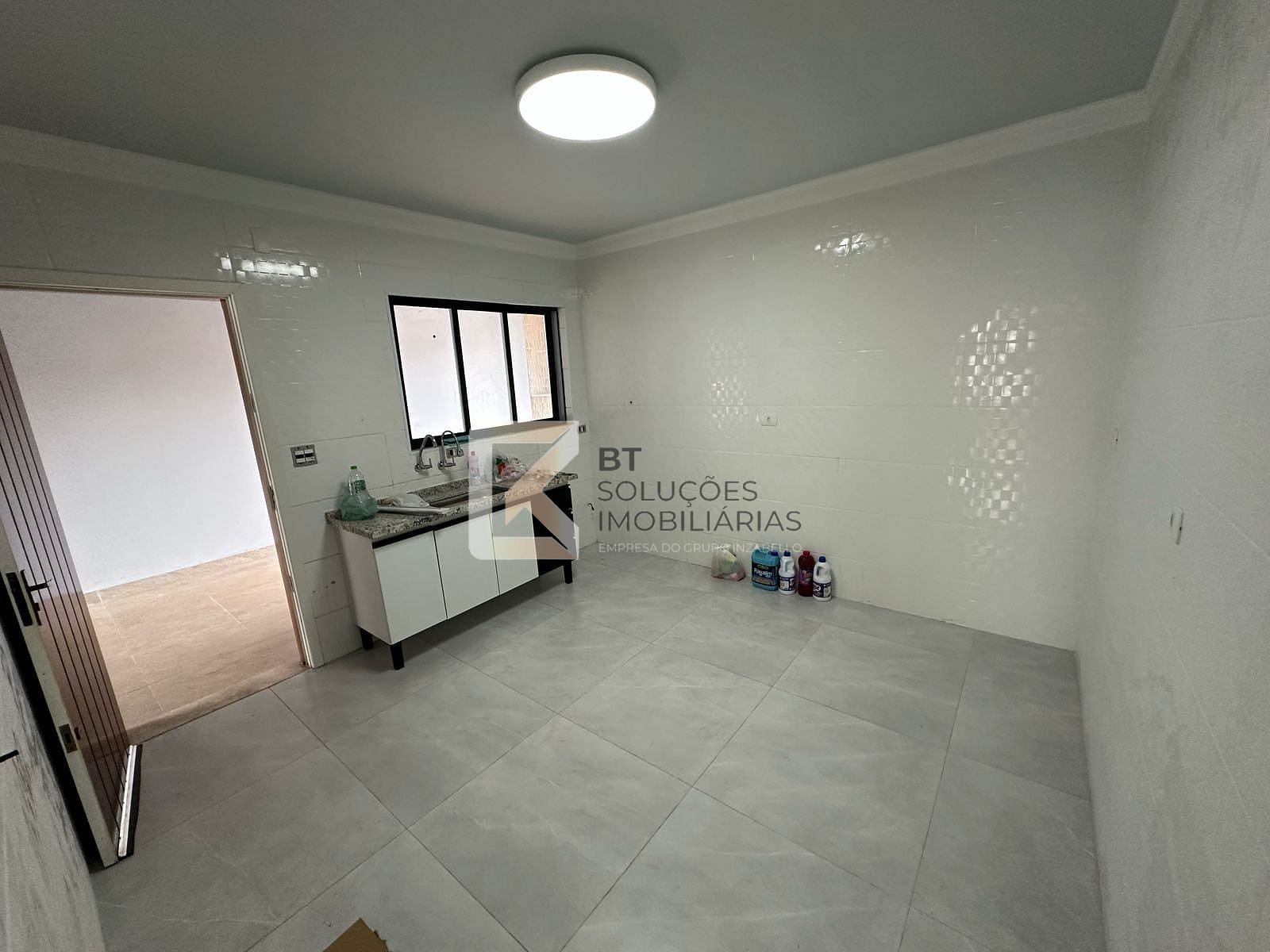 Casa à venda com 2 quartos, 127m² - Foto 9