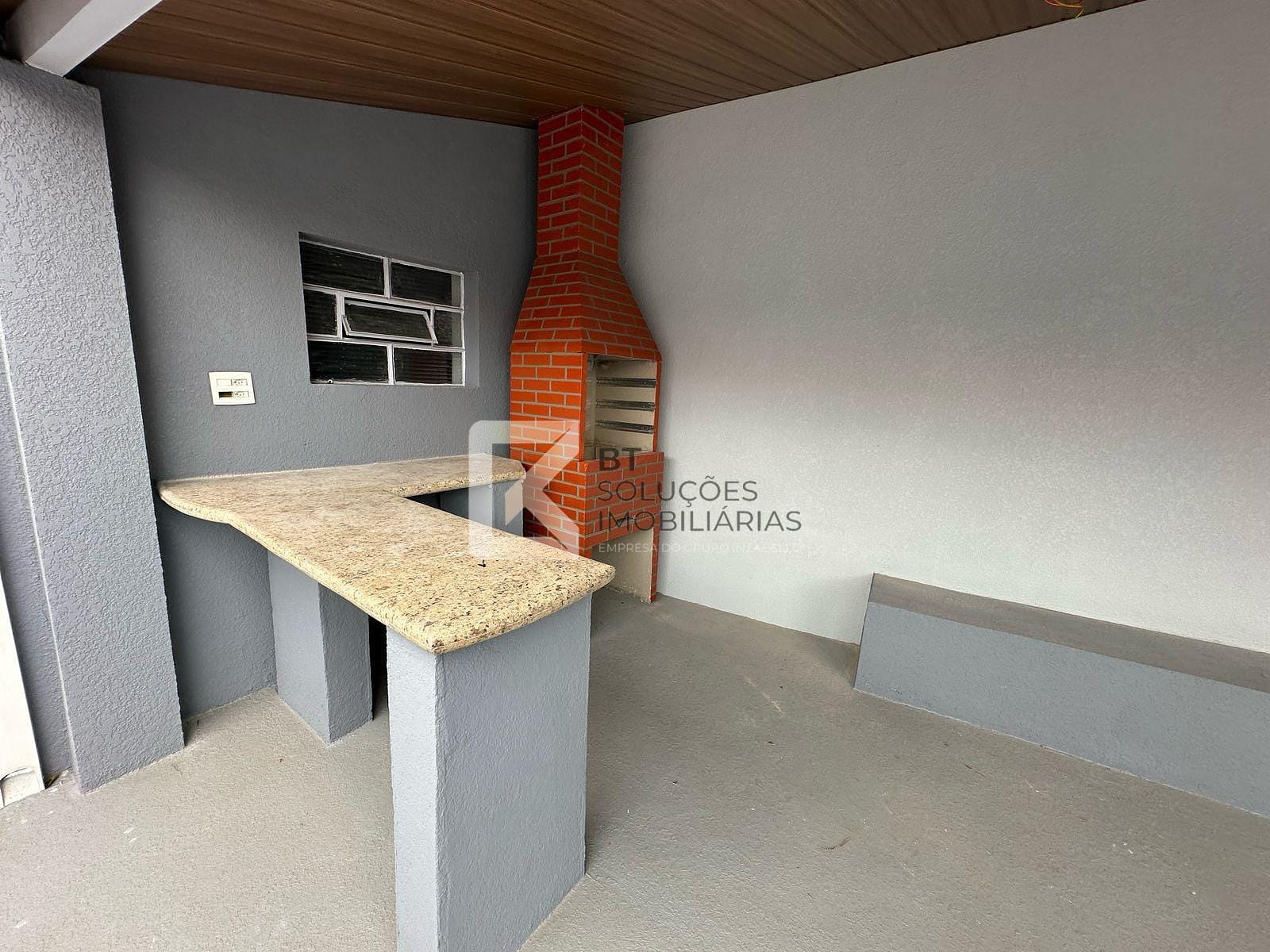 Casa à venda com 2 quartos, 127m² - Foto 1