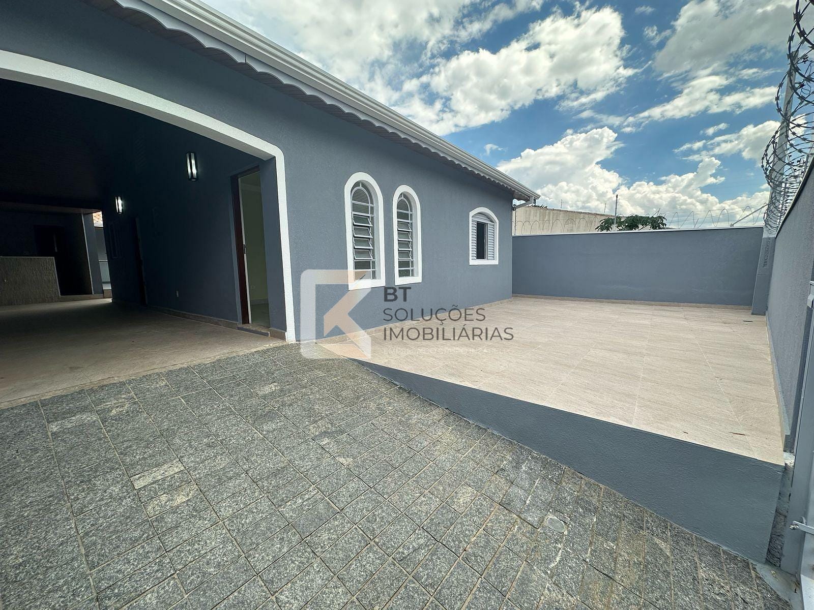 Casa à venda com 2 quartos, 127m² - Foto 2