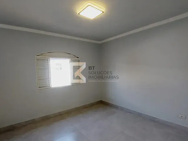 Casa com 250m² 2 quartos e 2 banheiros, à venda, no bairro Vila São José em Indaiatuba