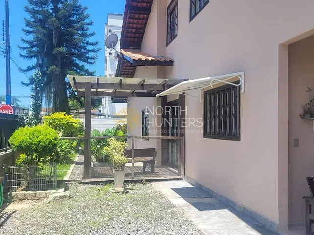 Casa com 160m² 4 quartos e 4 banheiros, à venda, no bairro Itaum em Joinville