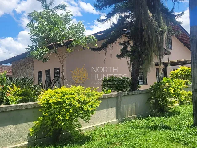 Casa com 160m² 4 quartos e 4 banheiros, à venda, no bairro Itaum em Joinville