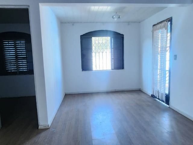 Casa com 200m² 3 quartos e 2 banheiros, à venda, no bairro Xaxim em Curitiba