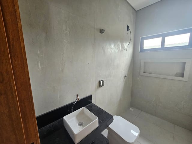 Casa com 300m² 3 quartos e 1 banheiro, à venda, no bairro Parque Amazonas em Sinop