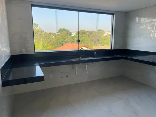 Casa 3 quartos e 3 banheiros, à venda, no bairro Santa Branca em Belo Horizonte