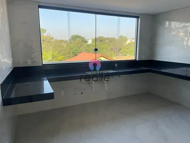 Casa 3 quartos e 3 banheiros, à venda, no bairro Santa Branca em Belo Horizonte
