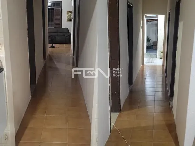 Casa 2 quartos e 2 banheiros, à venda, no bairro centro em Dias D'Ávila
