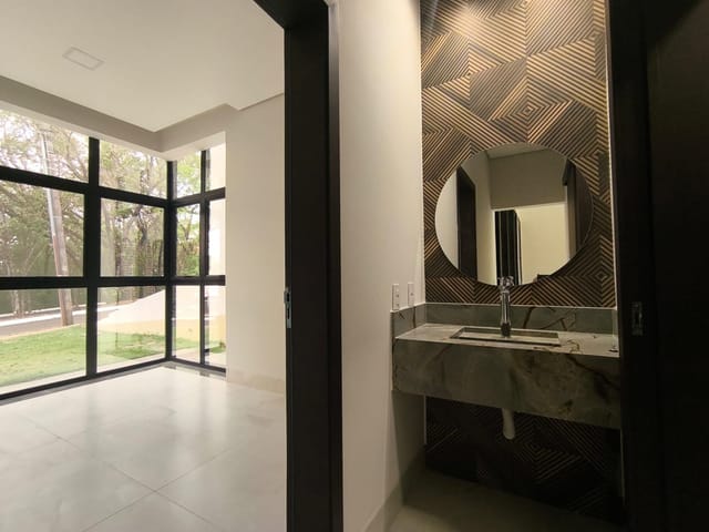 Casa com 360m² 4 quartos e 6 banheiros, à venda, no bairro Esperança em Londrina