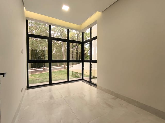 Casa com 360m² 4 quartos e 6 banheiros, à venda, no bairro Esperança em Londrina