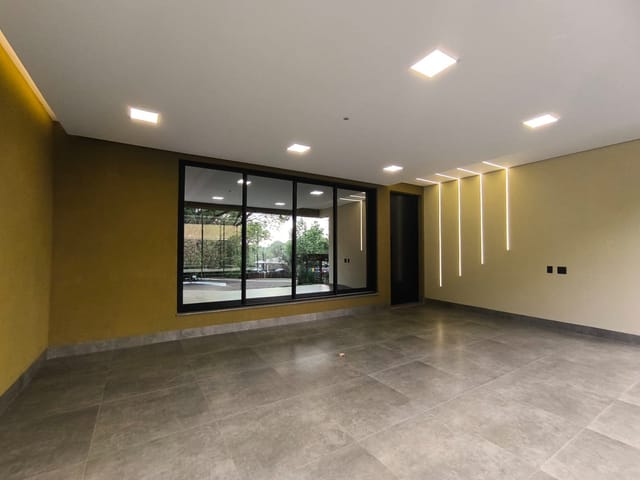 Casa com 360m² 4 quartos e 6 banheiros, à venda, no bairro Esperança em Londrina