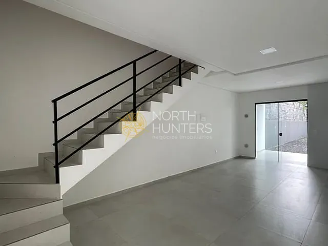 Casa com 119m² 3 quartos e 2 banheiros, à venda, no bairro Iririú em Joinville