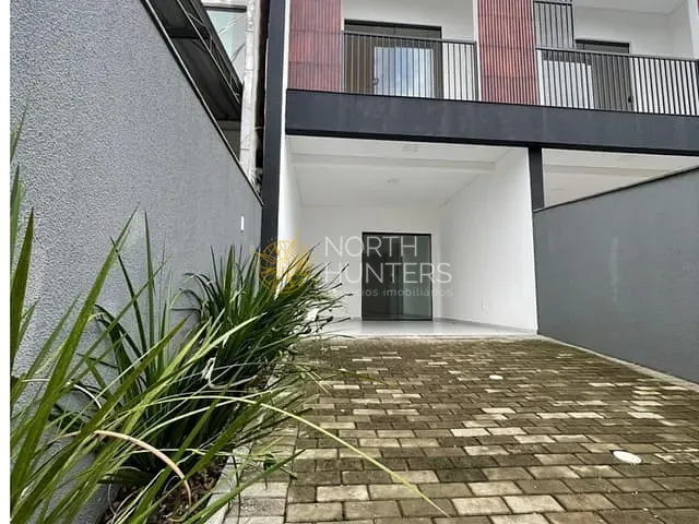 Casa com 119m² 3 quartos e 2 banheiros, à venda, no bairro Iririú em Joinville