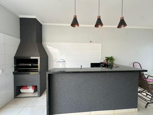 Casa com 320m² 3 quartos e 1 banheiro, à venda, no bairro Jardim Paraíso em Sinop