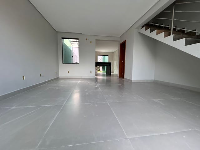 Casa 3 quartos e 1 banheiro, à venda, no bairro Cândida Ferreira em Contagem