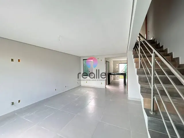 Casa 3 quartos e 1 banheiro, à venda, no bairro Cândida Ferreira em Contagem