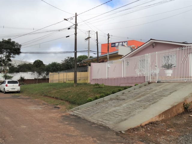 Casa com 546m² 3 quartos e 3 banheiros, à venda, no bairro Contorno em Ponta Grossa