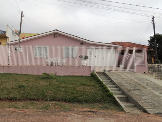 Casa com 546m² 3 quartos e 3 banheiros, à venda, no bairro Contorno em Ponta Grossa