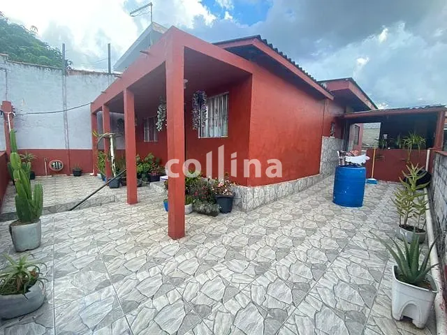 Casa com 300m² 3 quartos e 1 banheiro, à venda, no bairro Vila Mercês em Carapicuíba