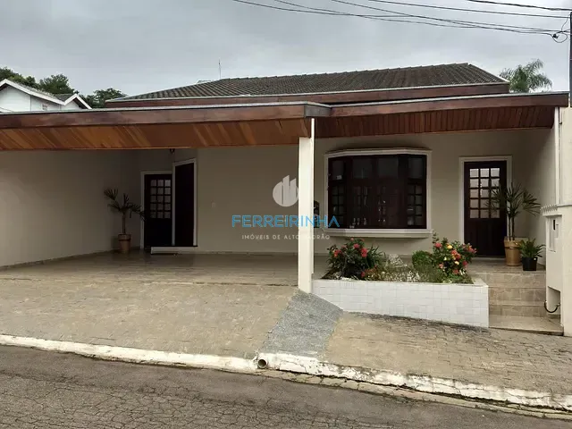Casa com 252m² 3 quartos e 3 banheiros, à venda, no bairro Urbanova em São José dos Campos
