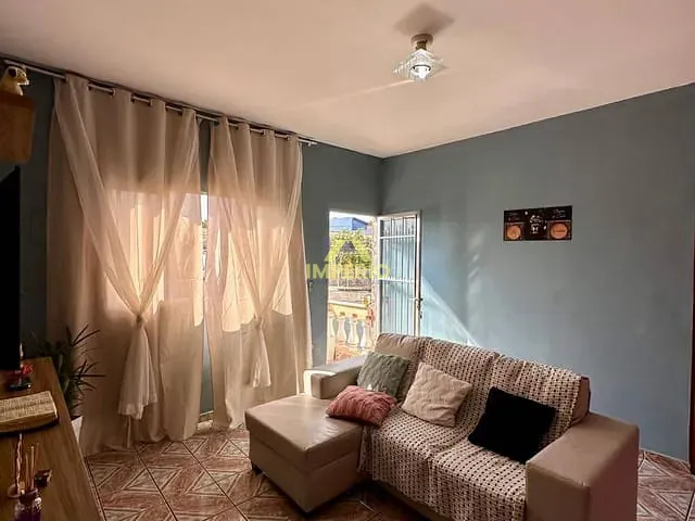 Casa 2 quartos e 2 banheiros, à venda, no bairro Salto de São José em Salto