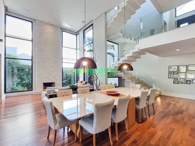 Casa com 800m² 4 quartos e 5 banheiros, à venda, no bairro Condomínio Reserva do Paratehy em São José dos Campos