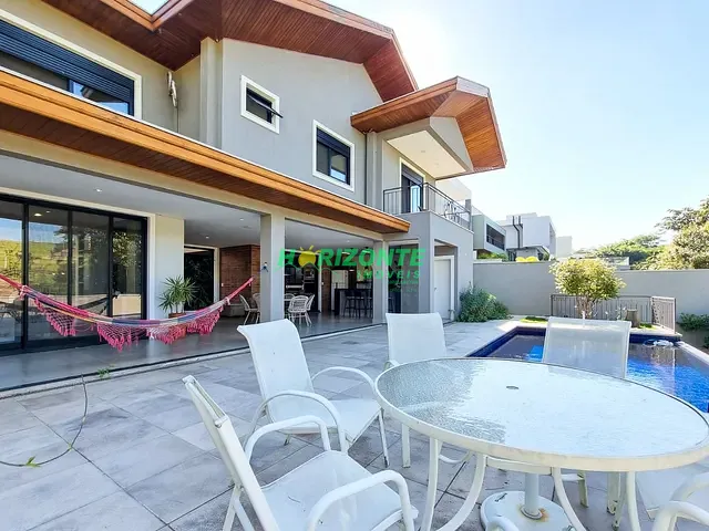 Casa com 800m² 4 quartos e 5 banheiros, à venda, no bairro Condomínio Reserva do Paratehy em São José dos Campos