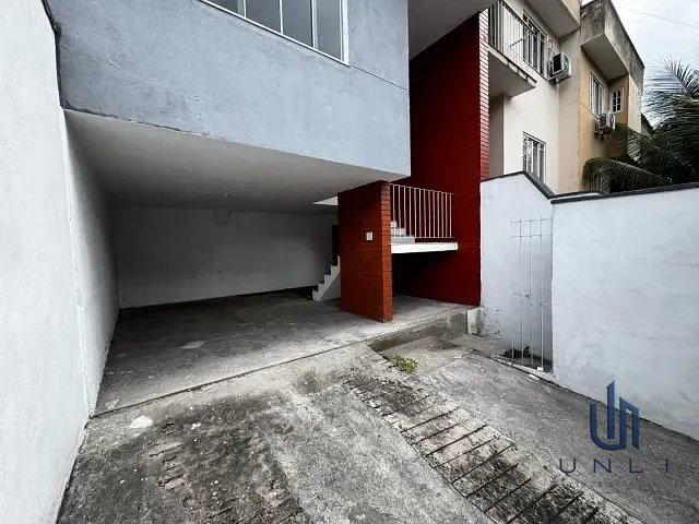 Casa 4 quartos e 4 banheiros, à venda ou para alugar, no bairro Monte Castelo em Volta Redonda