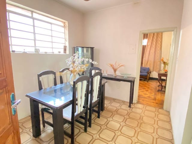 Casa para alugar, no bairro Colégio Batista em Belo Horizonte