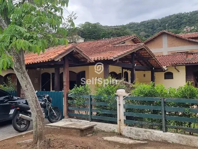 Casa 3 quartos e 2 banheiros, para alugar, no bairro Itaipu em Niterói